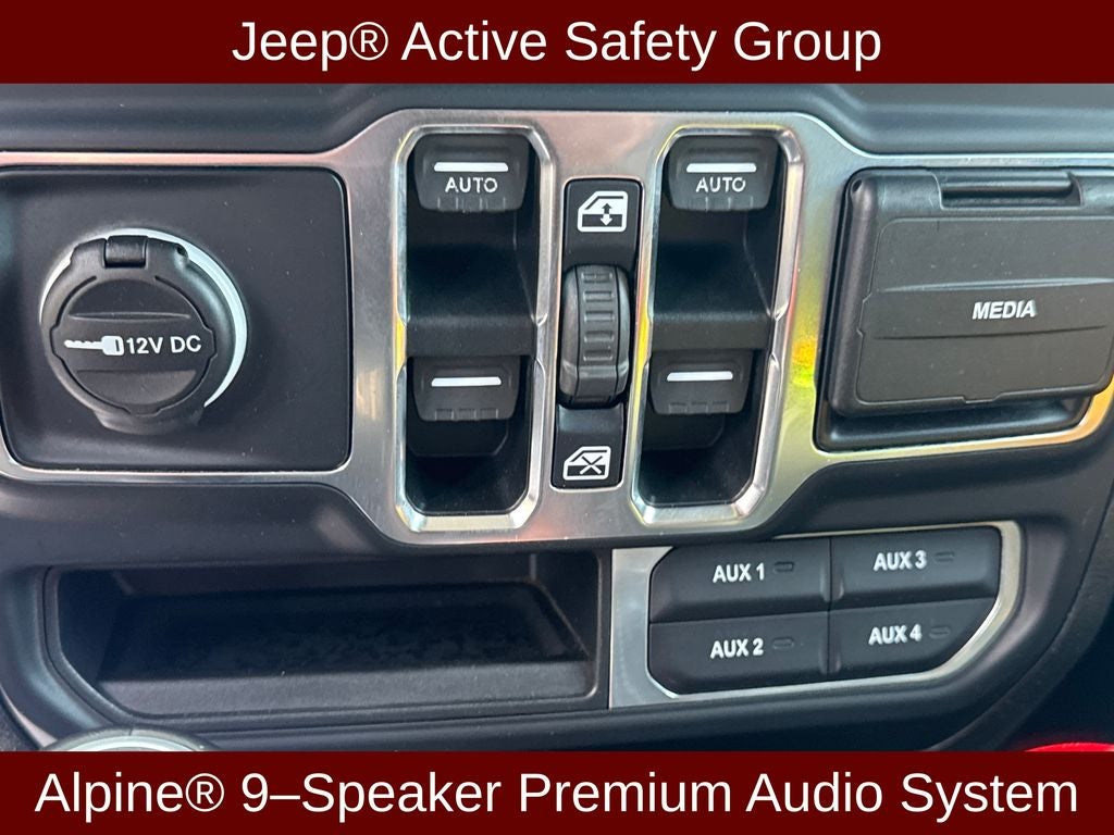 2019 Jeep Wrangler Unlimited Moab w/VERY LOW MILES