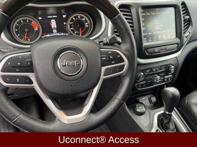 2017 Jeep Cherokee Overland w/VERY LOW MILES