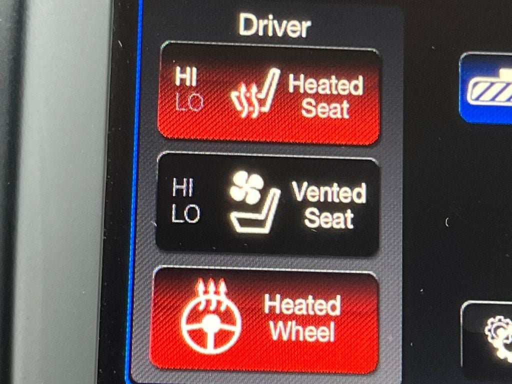 2017 Jeep Cherokee Overland w/VERY LOW MILES