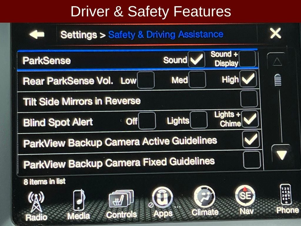 2017 Jeep Cherokee Overland w/VERY LOW MILES