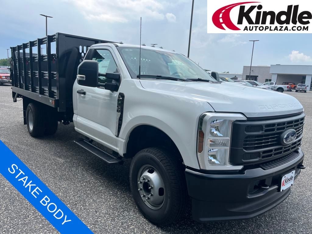 2025 Ford F-350SD XL w/Reading Stake Body w/Tommy Gate