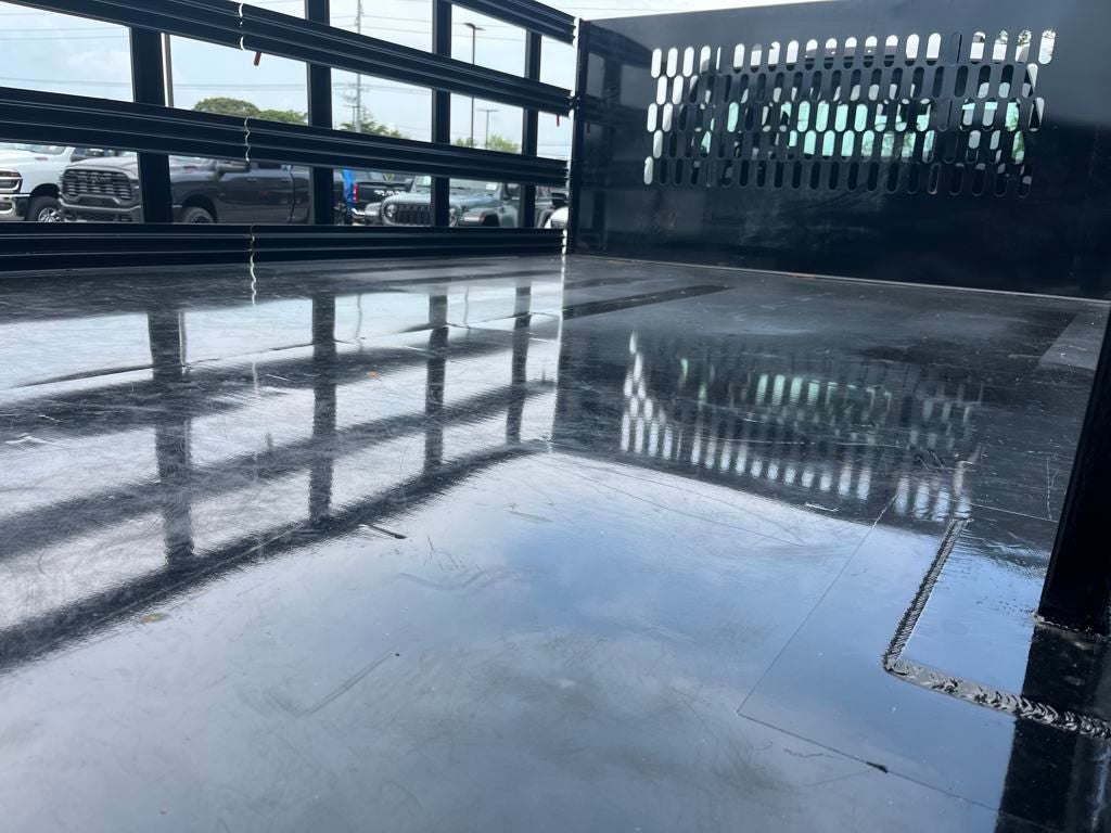 2025 Ford F-350SD XL w/Reading Stake Body w/Tommy Gate