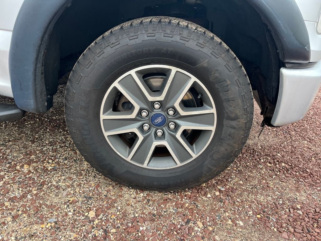 2016 Ford F-150 XLT EXTREMELY LOW MILES!